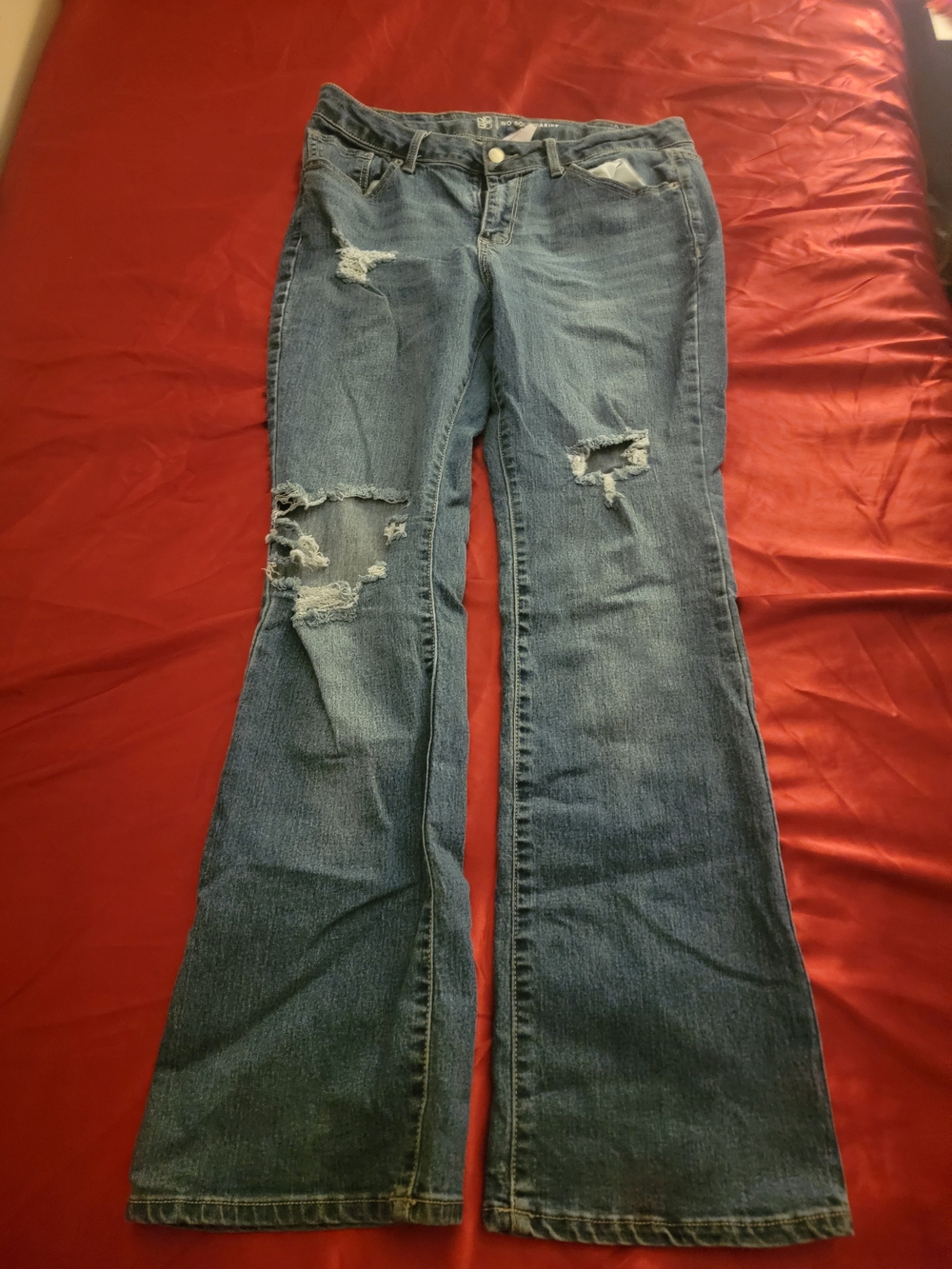 No Boundaries Distressed Flare Jeans - Blue